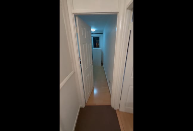 East Croydon| Cozy Room Available  Main Photo