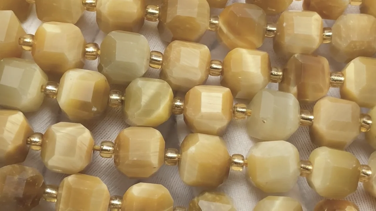 ゴールデンタイガーアイ キューブカット8×8×8mm 半連/1連