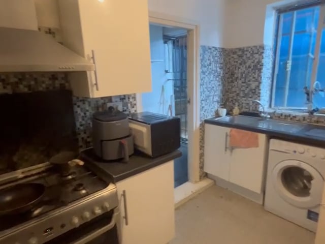 Double Bedroom Available in Central London Flat!🌟 Main Photo