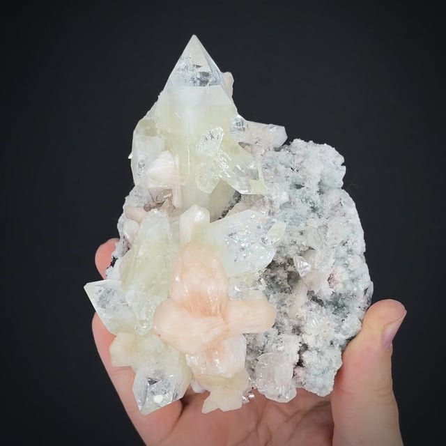 Fluorapophyllite with Stilbite