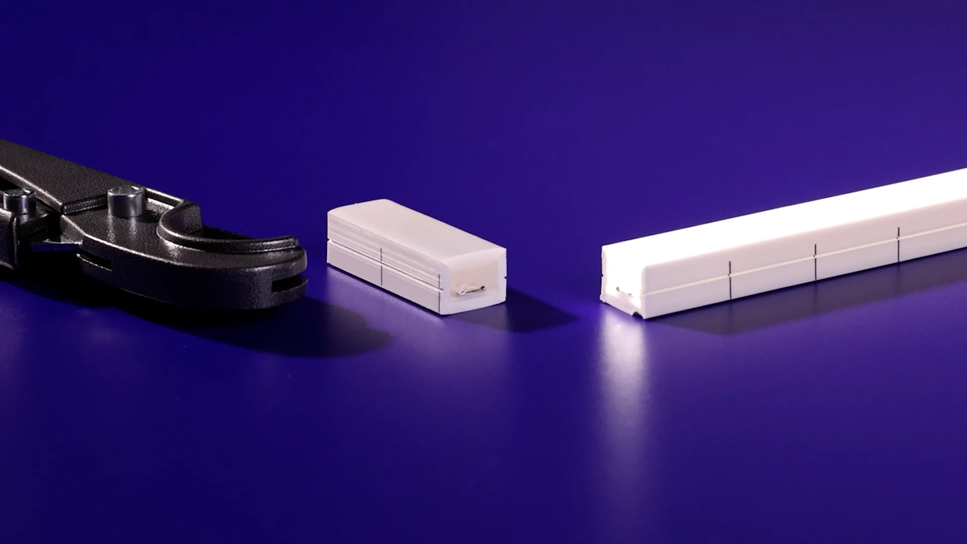 Flexible Micro-LED Fixture | Up/Down Capable & 6