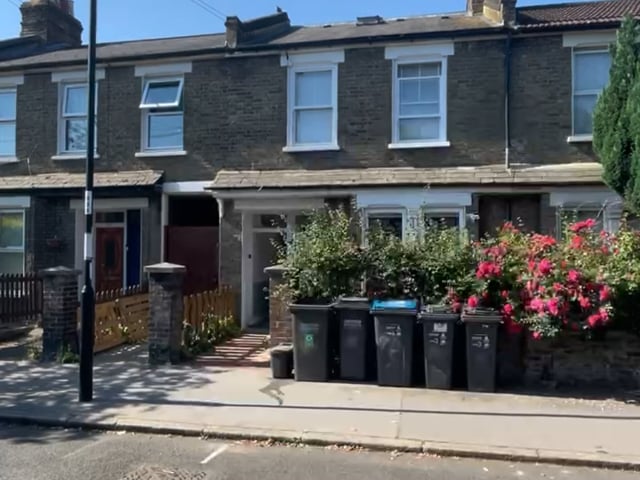 Loft conversion, double room + own bathroom Main Photo