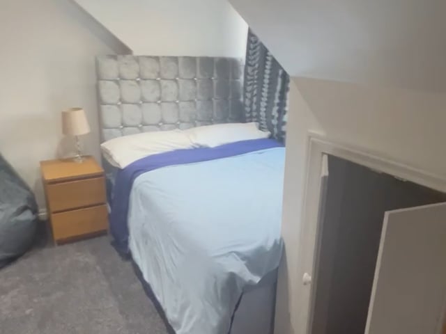 Loft Studio Room with ensuite in Wembley Main Photo