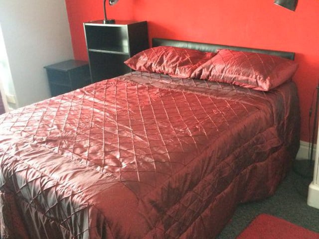 Mill Hill NW7 quiet person for massive room! £595p Main Photo