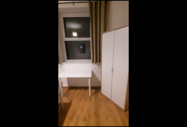 Bills Inclusive Double Room in Professional House  Main Photo