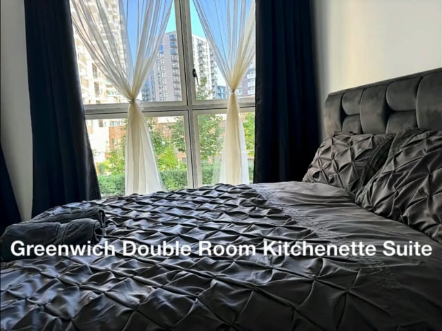 Luxurious Double Bedroom Suite with Kitchenette in Main Photo