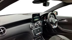 MERCEDES-BENZ A CLASS 2018 (18)