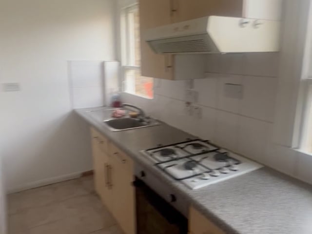 Large 1 Bedroom Flat (Brixton) Main Photo