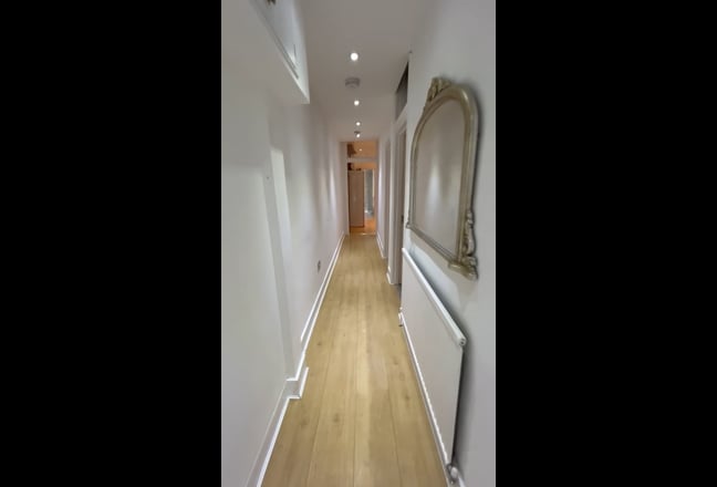 Lovely Parsons Green  2 bed SW6 Garden flat.  Main Photo