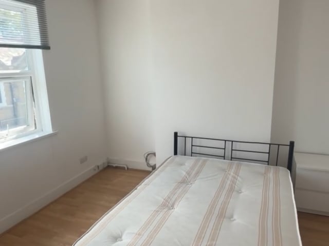 Modern two bedroom flat near Wood Green Main Photo