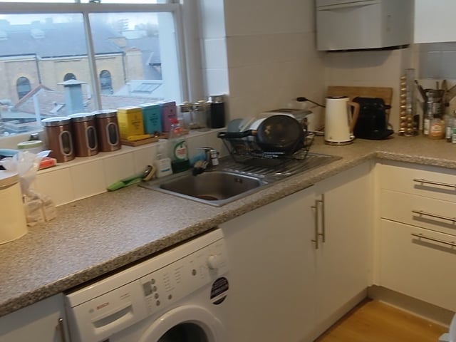 Large room - Kennington/Oval - £987.50 per month Main Photo