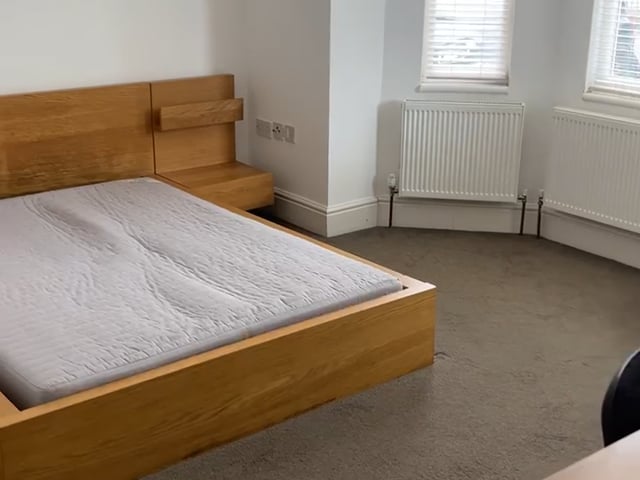 Ensuite Top Floor Big Double Room Hamilton Road  Main Photo