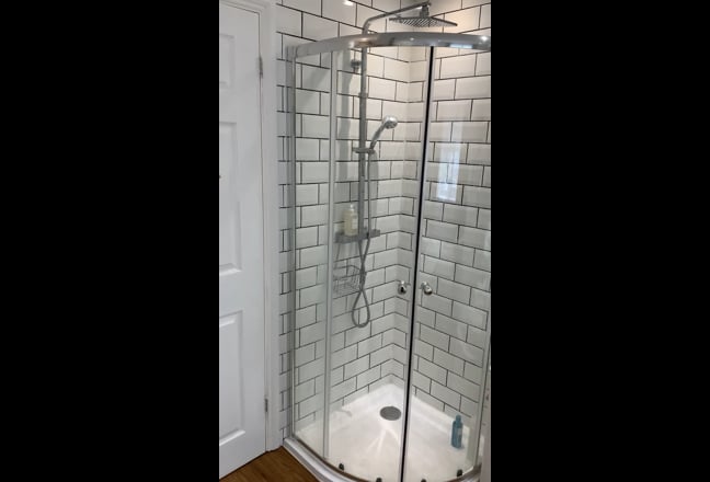 Double room with en-suite shower Main Photo