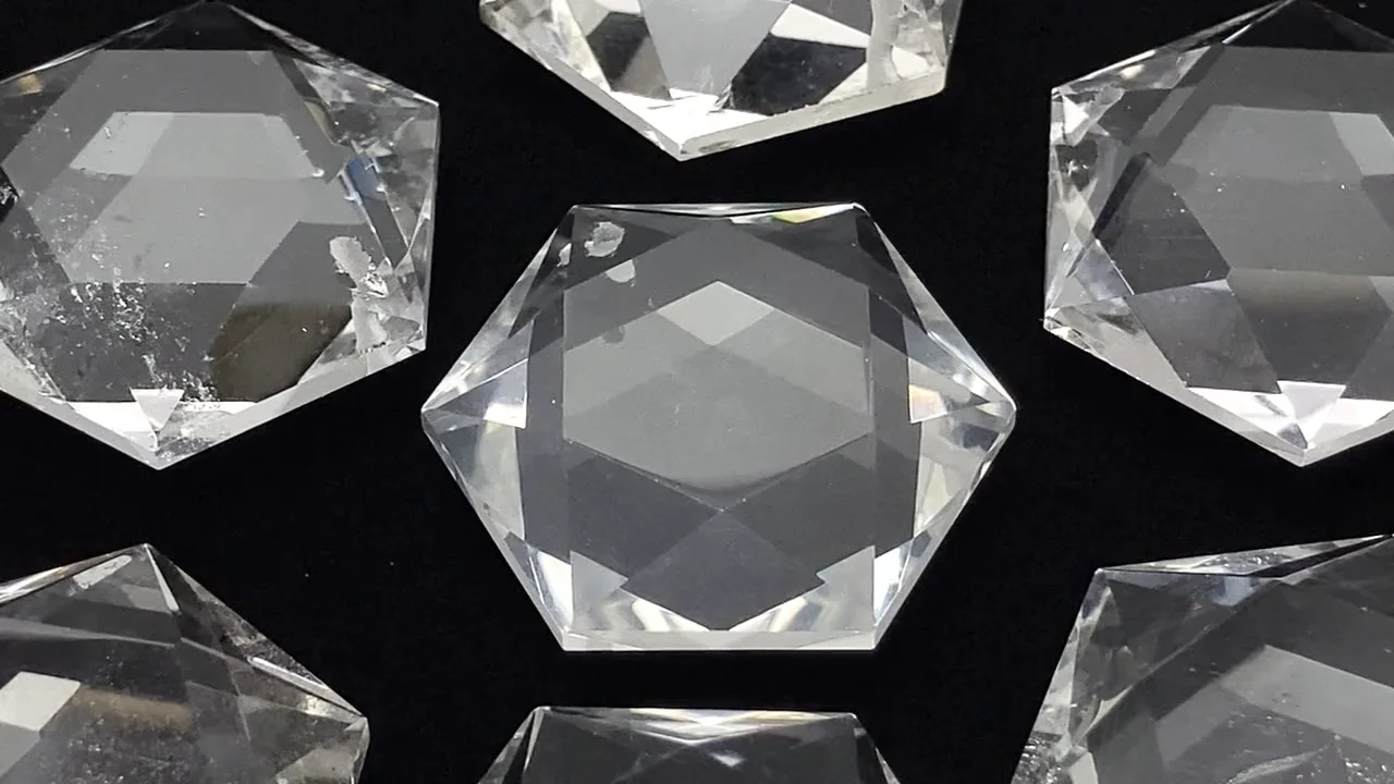 クリスタル（天然水晶） 穴あき六芒星カット 1個｜天然石ビーズの卸