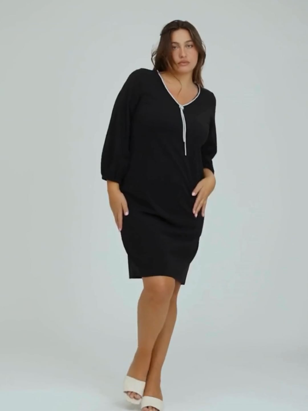 JUMP & ONOT,349.9000,שמלה מחשוף מעוטר,in-stock