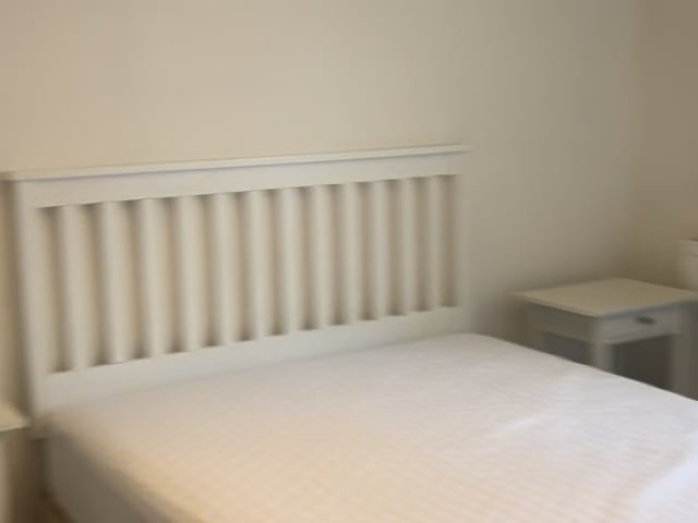 **1 Double Bedroom - 5Mins to Clapham Junction** Main Photo