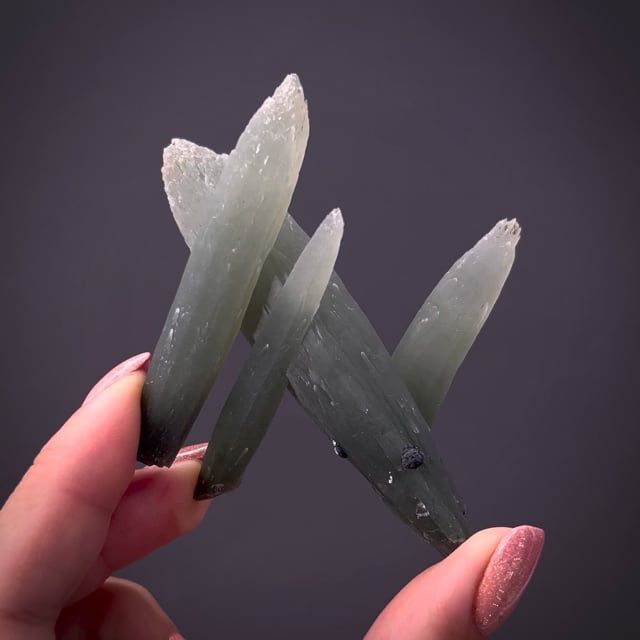 Quartz included by Hedenbergite (Prasem)