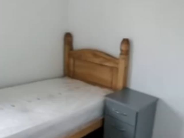 Single Bed room available Main Photo