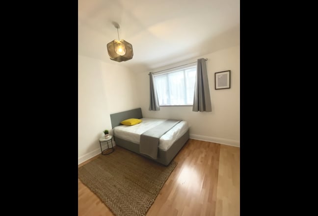 Lovely clean, furnished rooms, 5mins from station  Main Photo