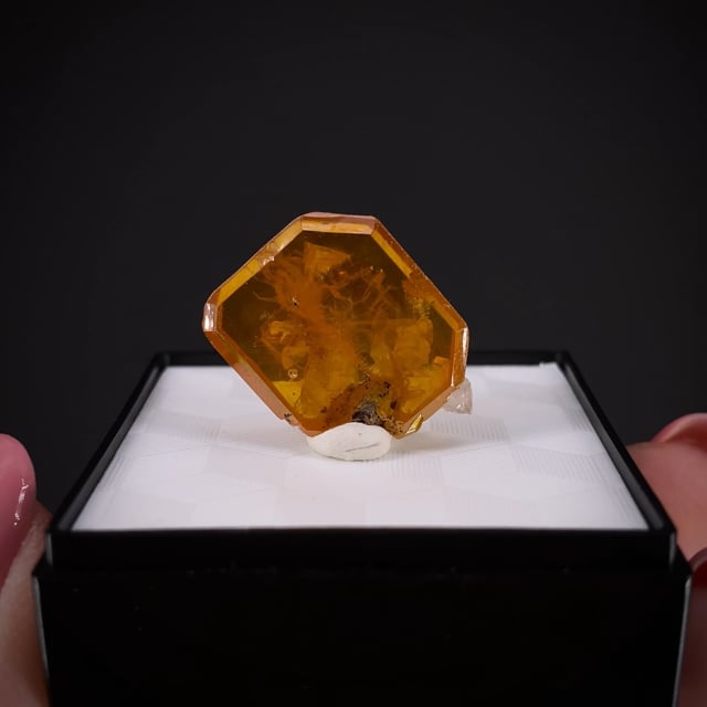 Wulfenite - MVPW24-08 - Los Lamentos Mtns. - Mexico Mineral