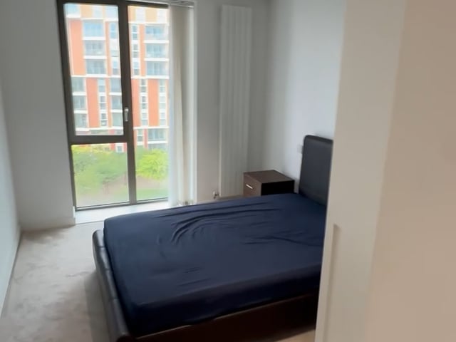 Large Modern En-Suite Double Room - Royal Wharf Main Photo