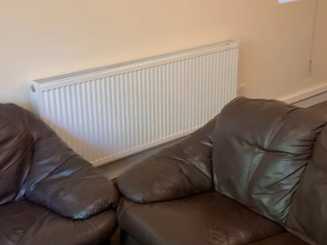 Large Double Bedroom. close to City Centre Main Photo