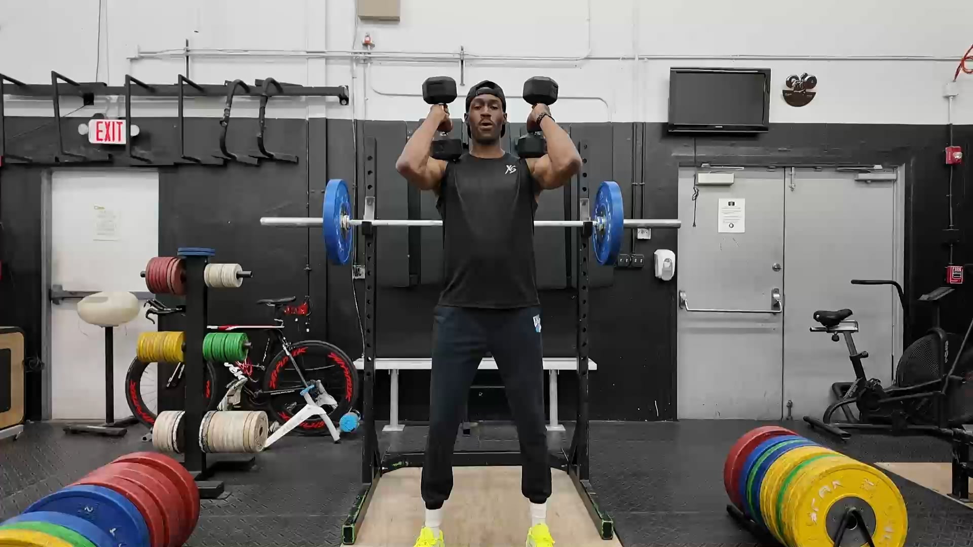 DUMBBELL FRONT SQUAT