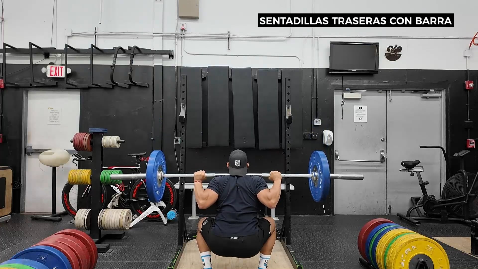 SENTADILLAS TRASERAS CON BARRA