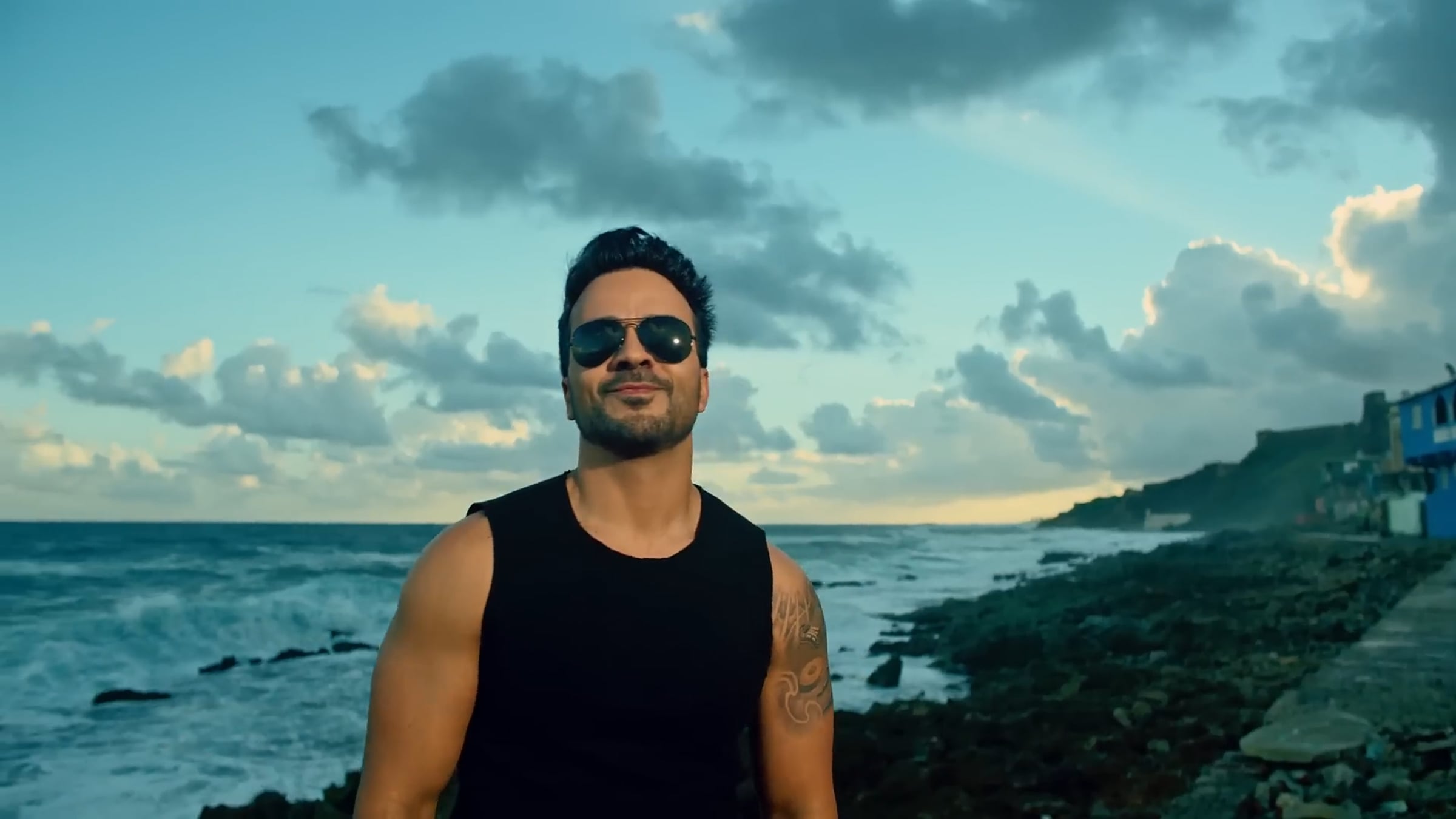 Luis Fonsi - Despacito ft. Daddy Yankee | Videos & Movies on Vimeo