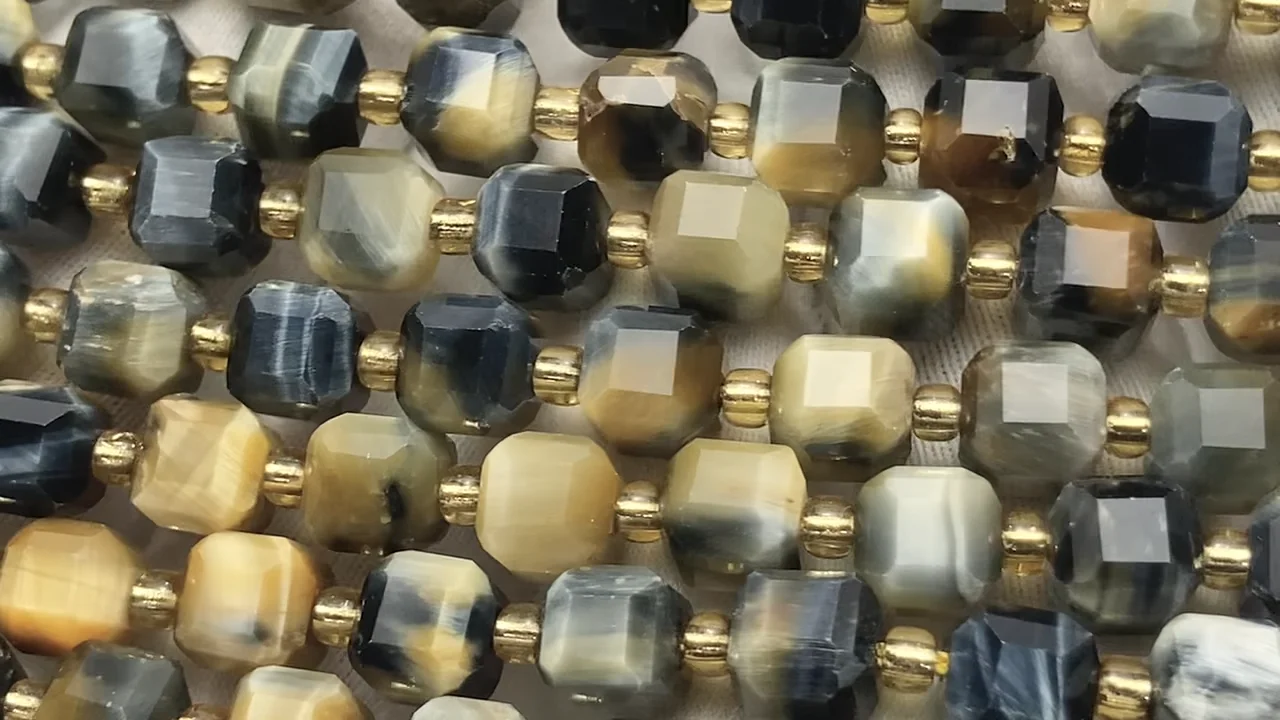 シルバーブルー＆ゴールデンタイガーアイ キューブカット7×7×7mm 半連