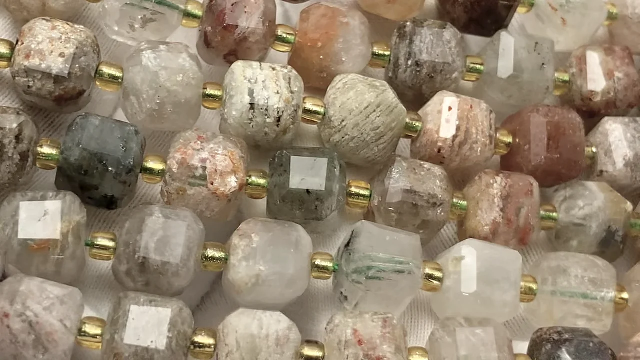 ガーデンクォーツ キューブカット8×8×8mm 半連/1連｜天然石ビーズの卸