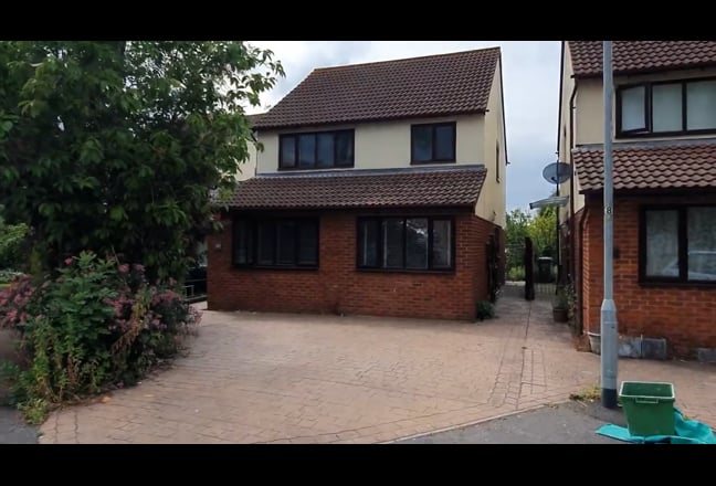 1 double room available in 6 bed detached house Main Photo