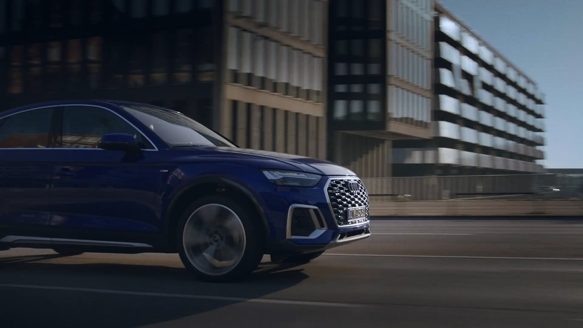 AUDI Q5 - Future is an attitude