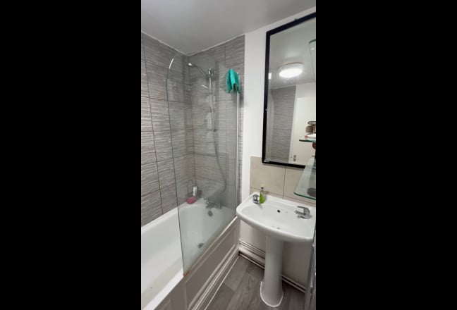Video 1: Room 1: £288pw with bills included. (Available 04/09/25)