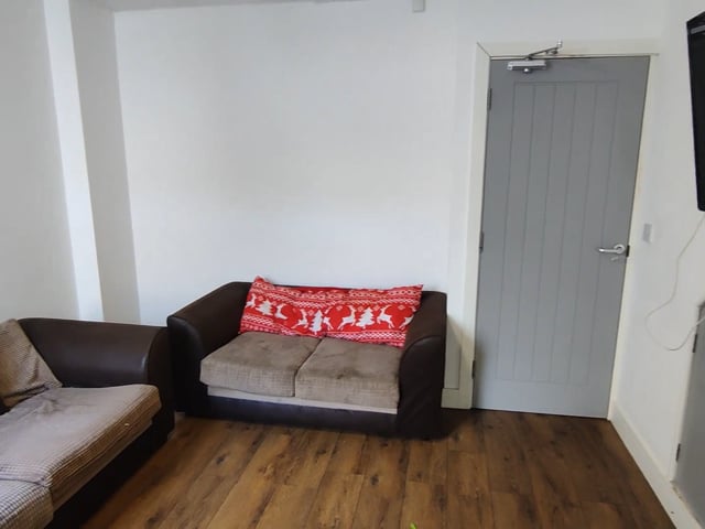 Last Room Available! Great House Great Housemates Main Photo