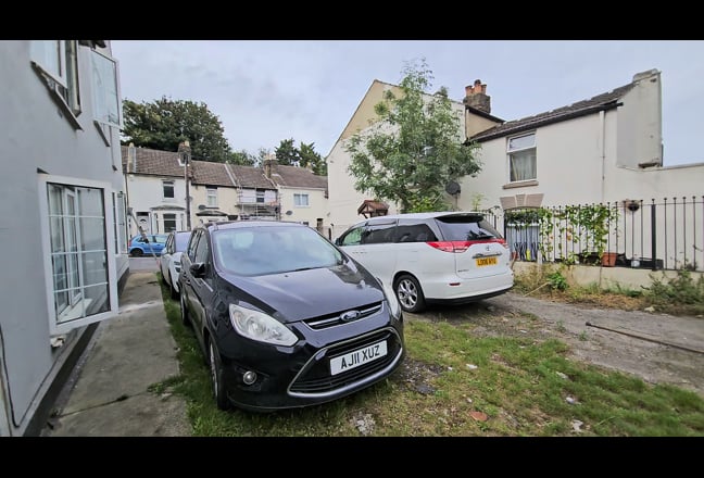 Double Room in Chatham for working professional Main Photo