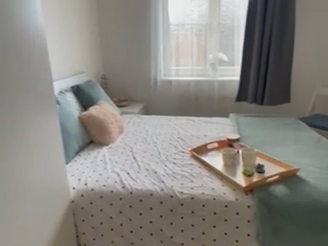 💡Spacious Ensuite Bedroom 8 min to Elizabeth Line Main Photo