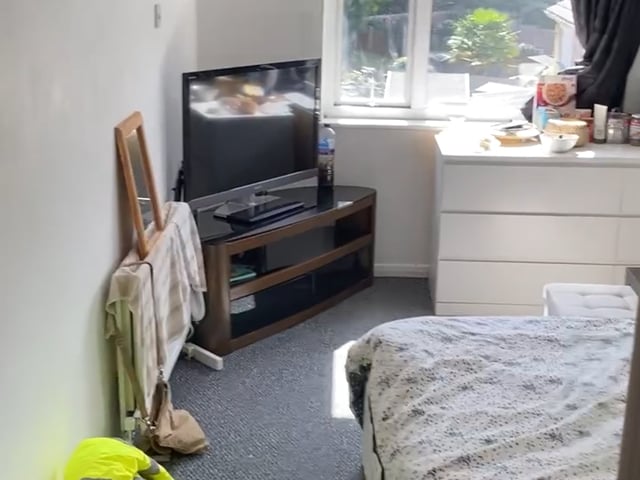 Lovely Double Room with Ensuite No Deposit  Main Photo