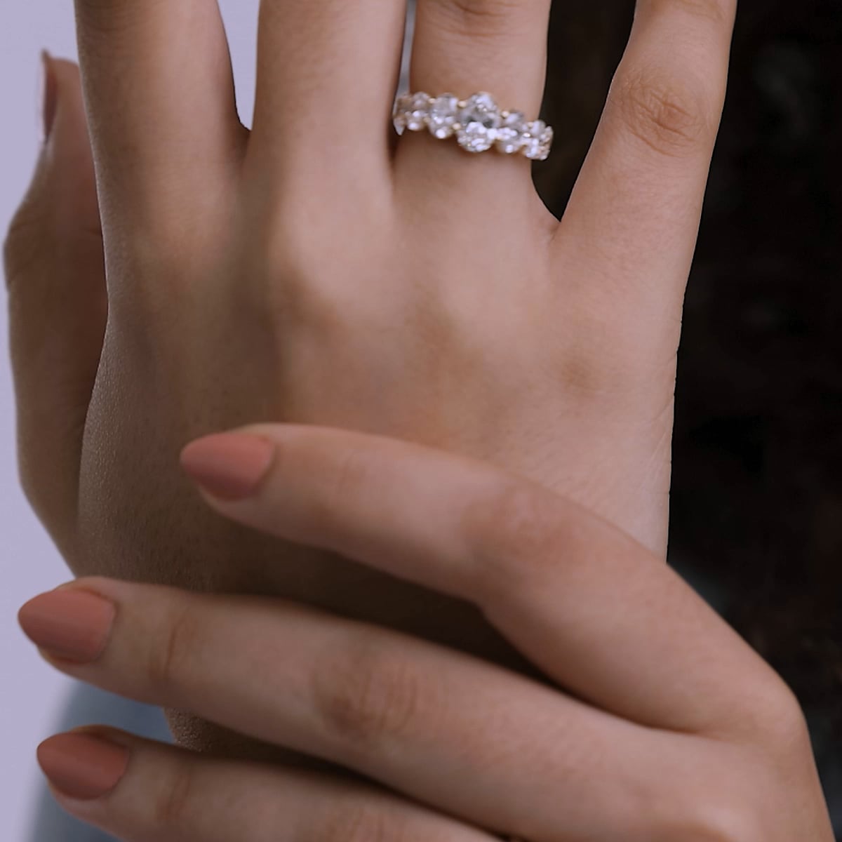 product video 2 for 3 ctw Oval Lab Grown Diamond Graduating Band