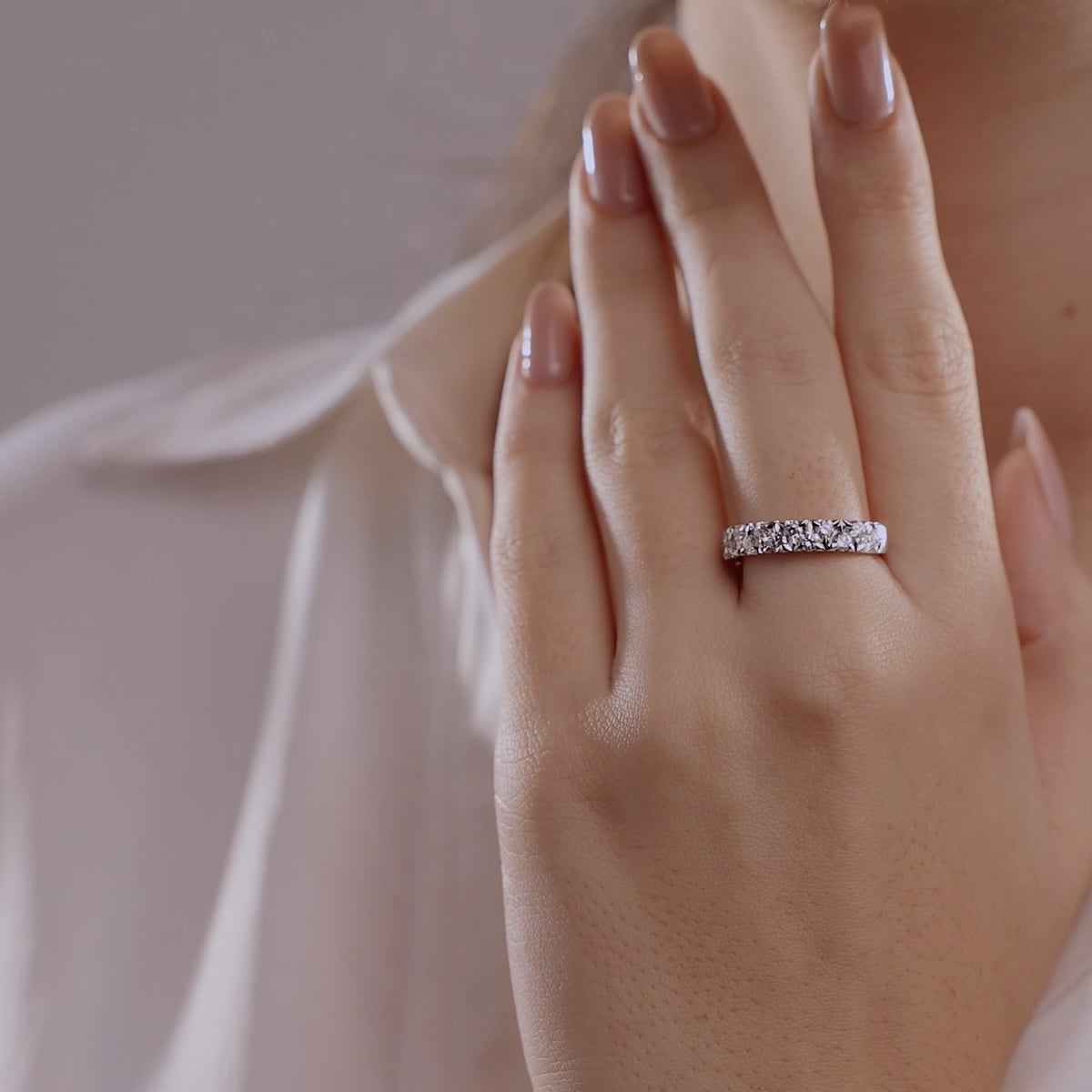product video 2 for 1 ctw Round Lab Grown Diamond Alternating Band
