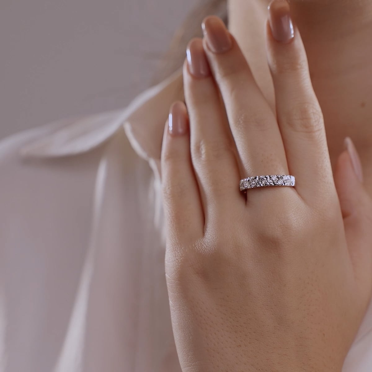 product video 2 for 1 ctw Round Lab Grown Diamond Alternating Band