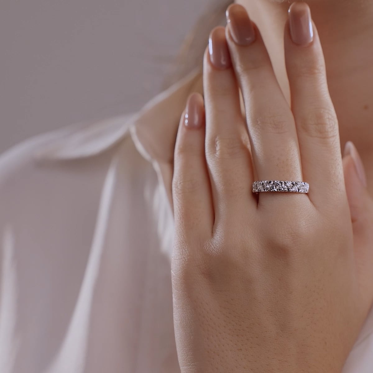 product video 2 for 1 ctw Round Lab Grown Diamond Alternating Band
