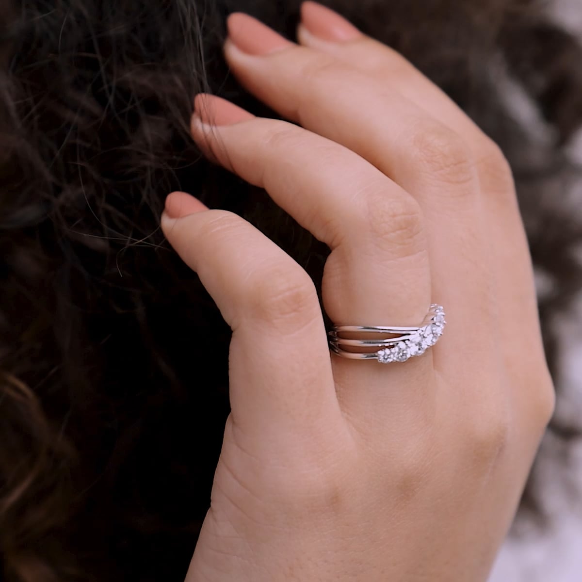 product video 2 for 1 ctw Round Lab Grown Diamond Seven-Stone Crossover Band