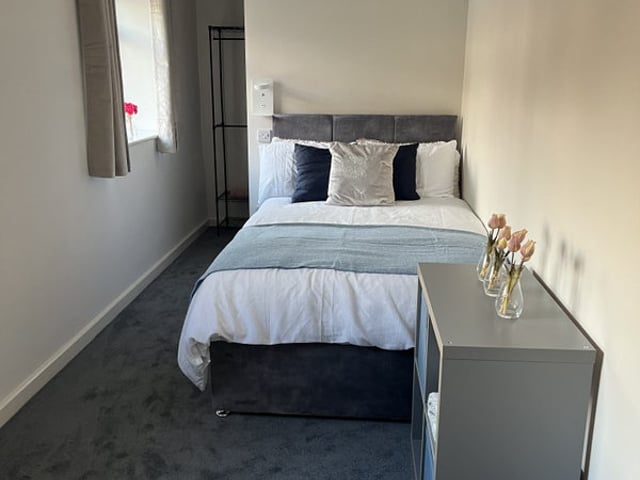 Brand New Stunning ensuite rooms Perfect for RDH  Main Photo