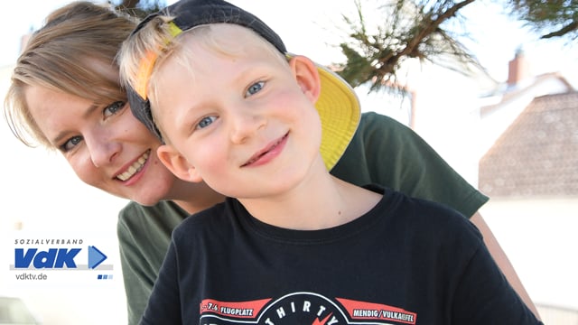 Anton allein in der Pause – Krankenkasse will Schulbegleitung nicht bezahlen