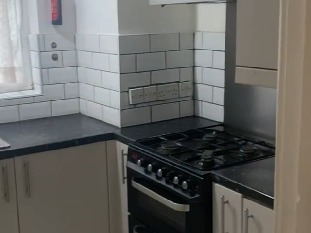 Spacious 4 bedroom flat share East-Ham London Main Photo