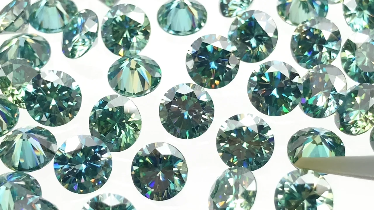 動画】モアサナイトAAA ルース ラウンドファセットカット6×6mm