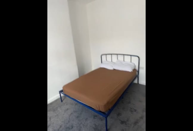 Double and single room for rent  Main Photo