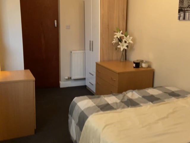 Video 1: Double bedroom