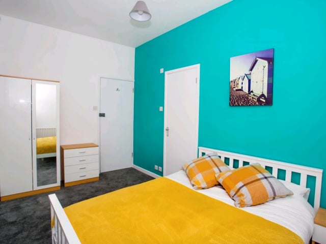 Modern Double En-Suite Room in Perfect Location  Main Photo